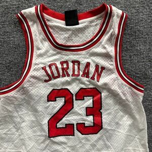 Jordan Jersey Womens Size M White Cropped Mesh Basketball Tank Top Loose Fit 23